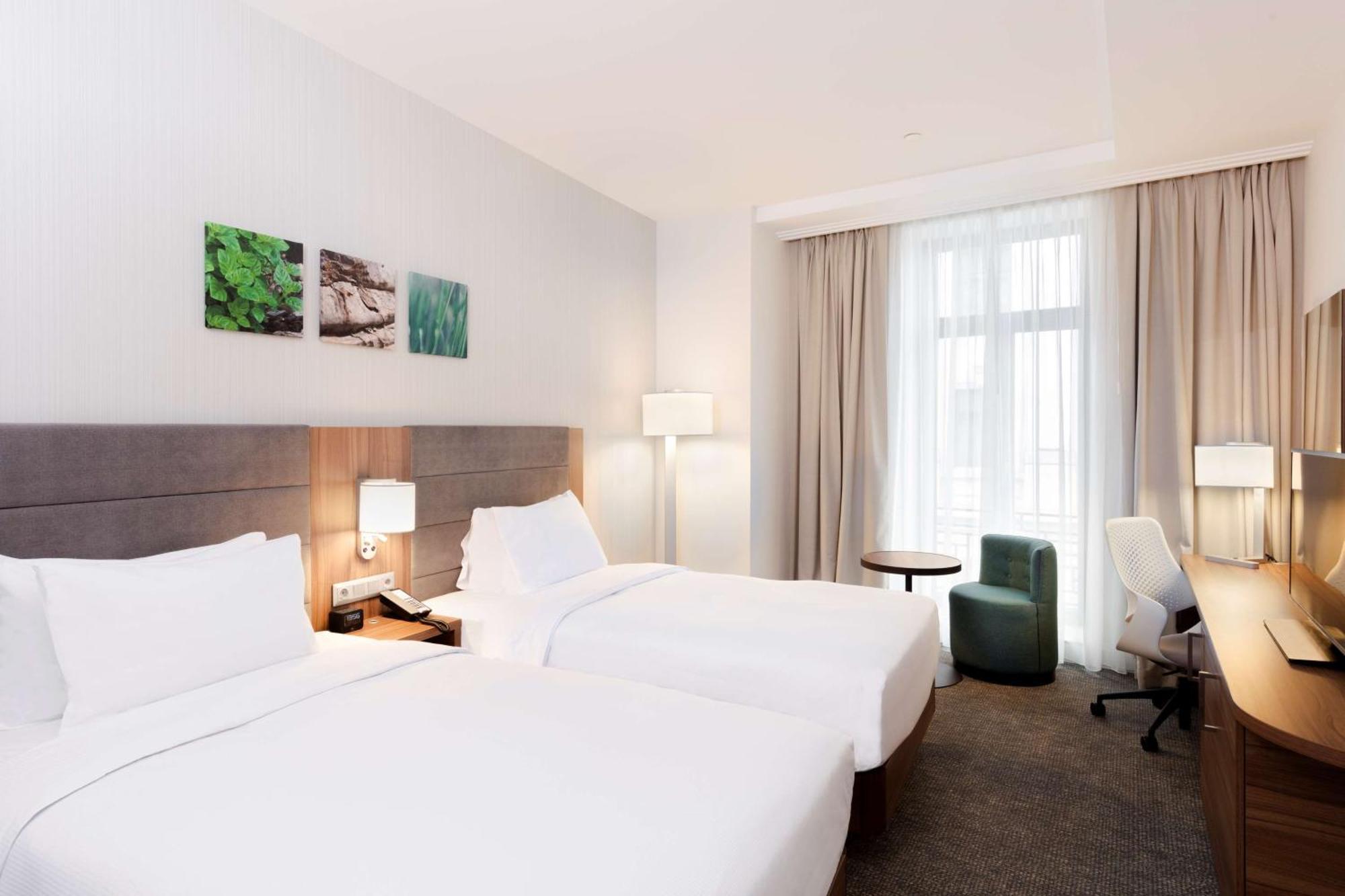 Hilton Garden Inn Bucharest Old Town Exterior foto